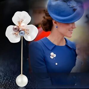 Elegant 14K Gold Clover Brooch w/ Pearls & Gems – Luxe Gift Piece Floral Brooch